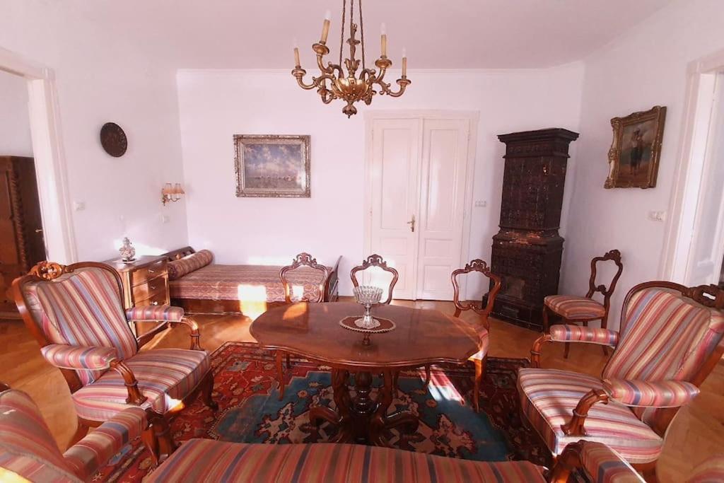 Romantic Villa - Pápa Exteriör bild