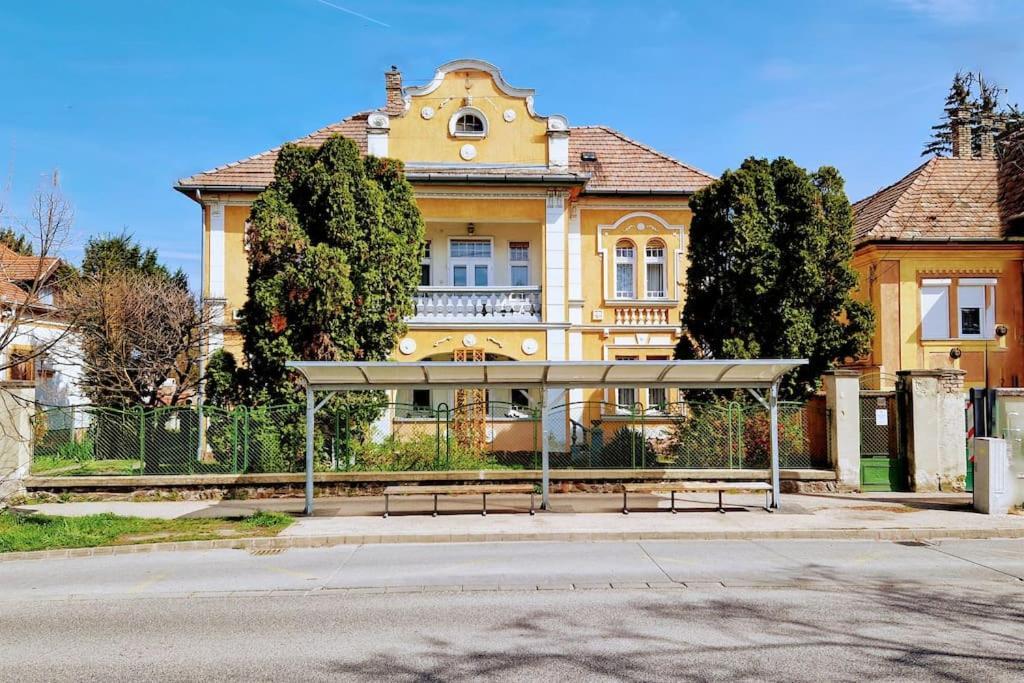 Romantic Villa - Pápa Exteriör bild